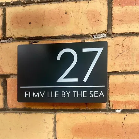 Elmville By The Sea Open Air 10 Minute Walk 2 Double Bedrooms * Scarborough